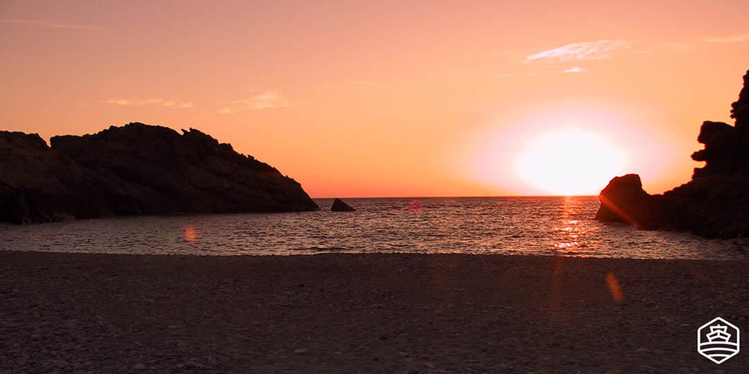 Coucher de soleil sur la plage de Nas à Ikaria