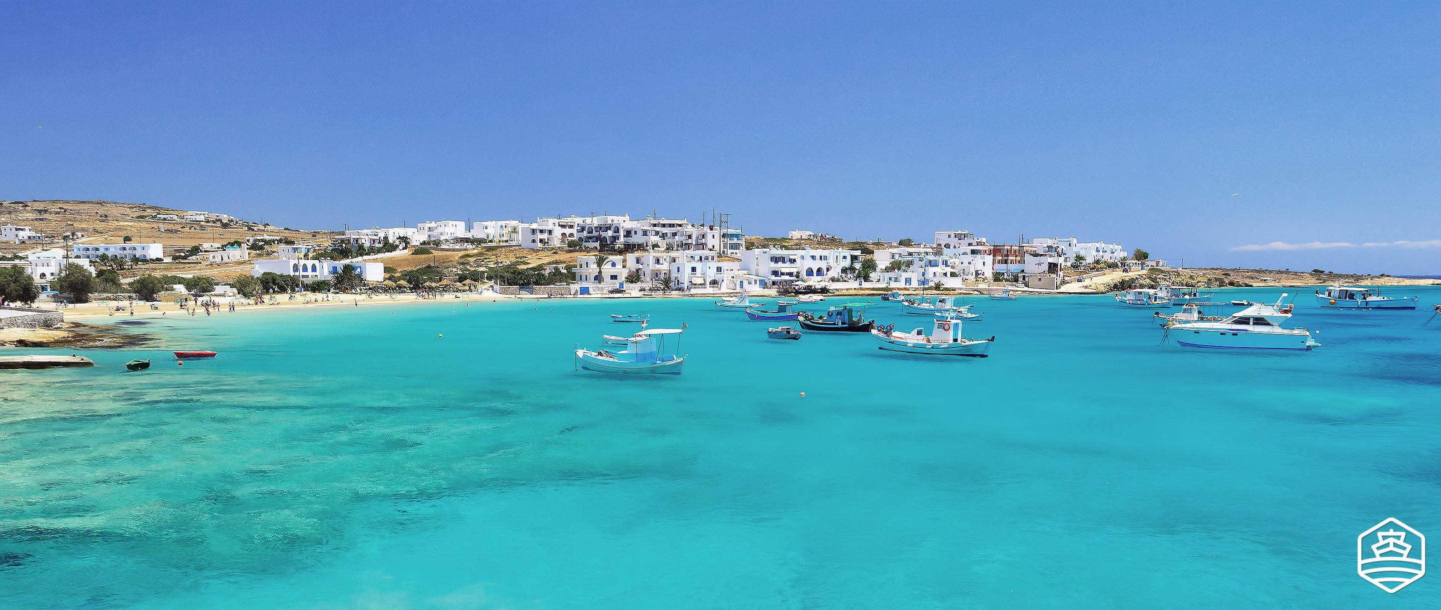 I colori incredibili del mare davanti a Chora, il villaggio principale delle Koufonisia