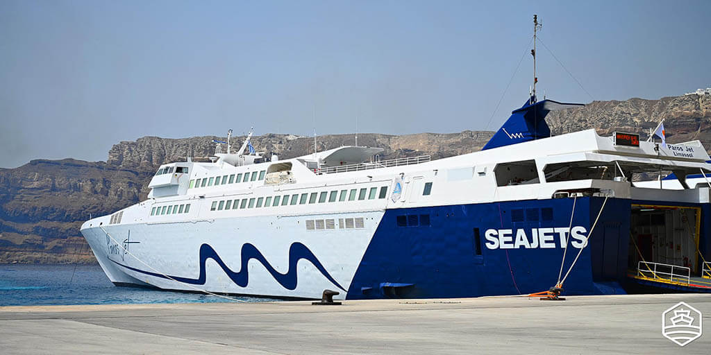 Seajet high speed ferry at Athinios Port