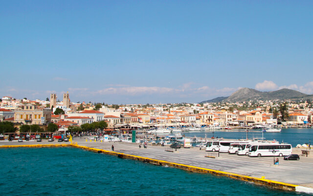 Joint venture of ferries to Saronic islands