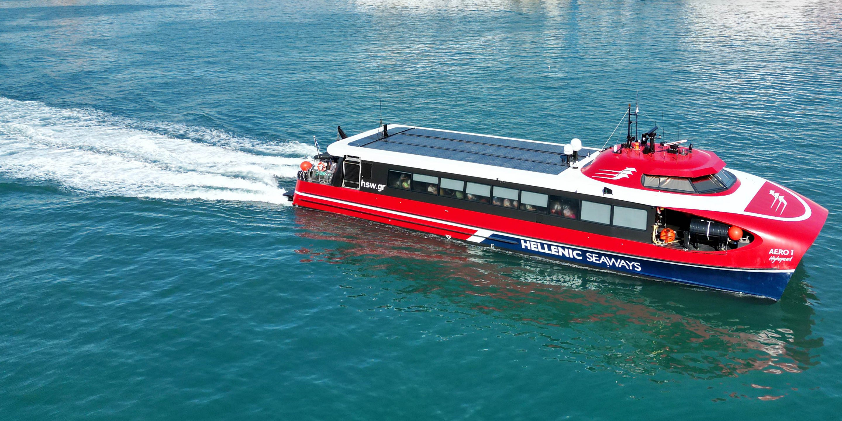 Le ferry à grande vitesse Aero 1 de Hellenic Seaways assure la liaison entre le port du Pirée et Agistri