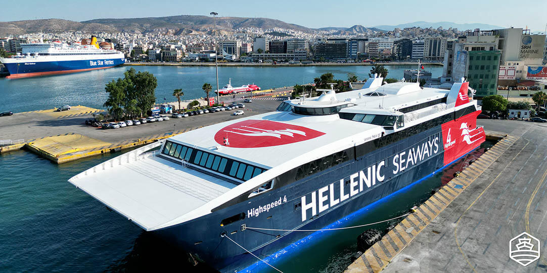 Highspeed 4 (Eigentum von Hellenic Seaways) im Hafen von Piräus