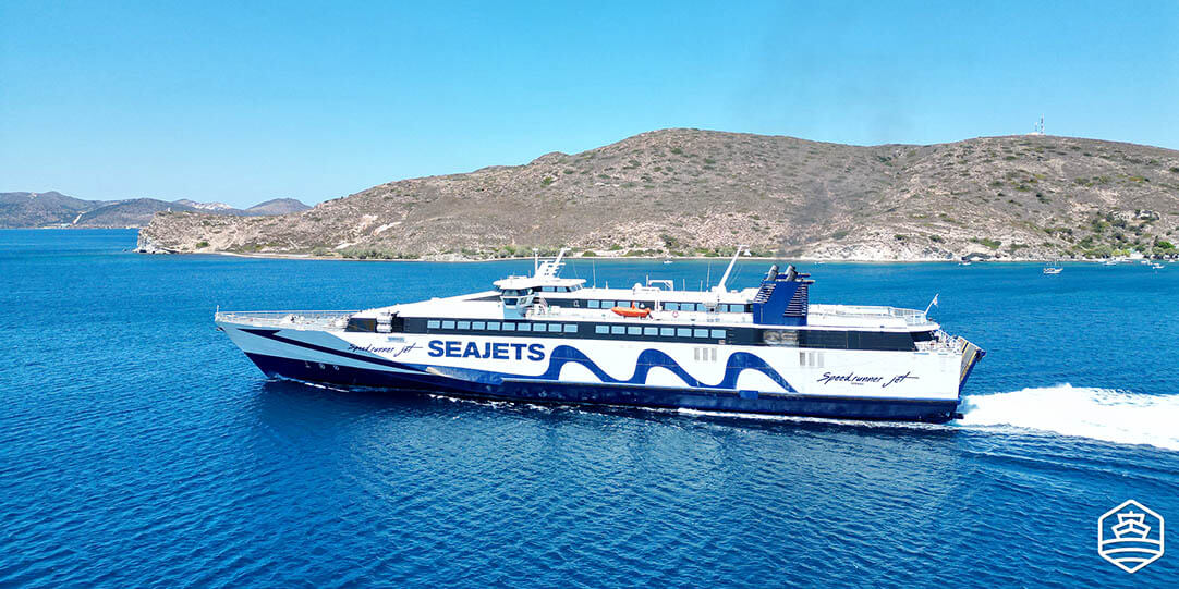 Το πλοίο SpeedRunner της Seajets αναχωρεί από τη Μήλο