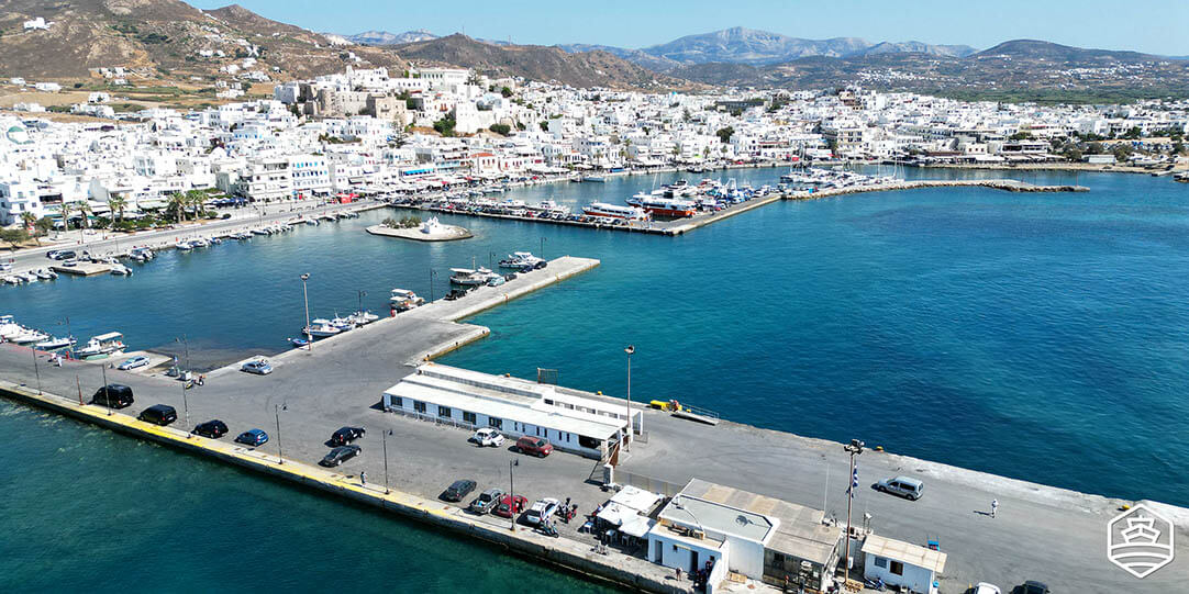 Αεροφωτογραφία του λιμανιού της Νάξου