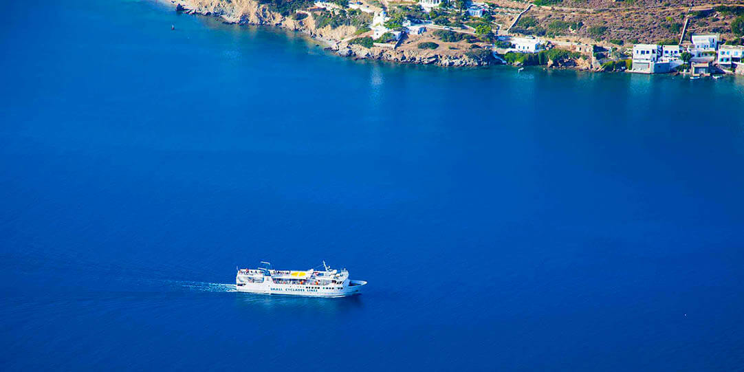 Il traghetto Express Skopelitis in arrivo ad Amorgos