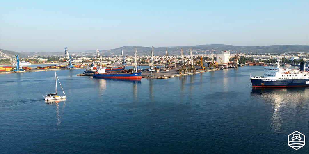 Il porto di Volos