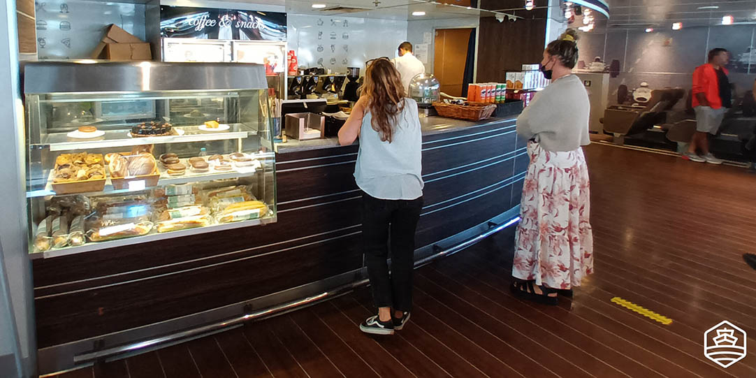 Το καφέ-μπαρ στο WorldChampion Jet